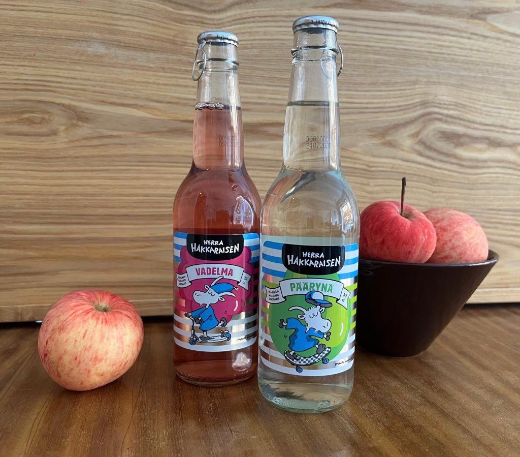 Herra Hakkaraisen vadelma- ja päärynälimonaadit / Lisenssinsaaja Laitilan Wirvoitusjuomatehdas